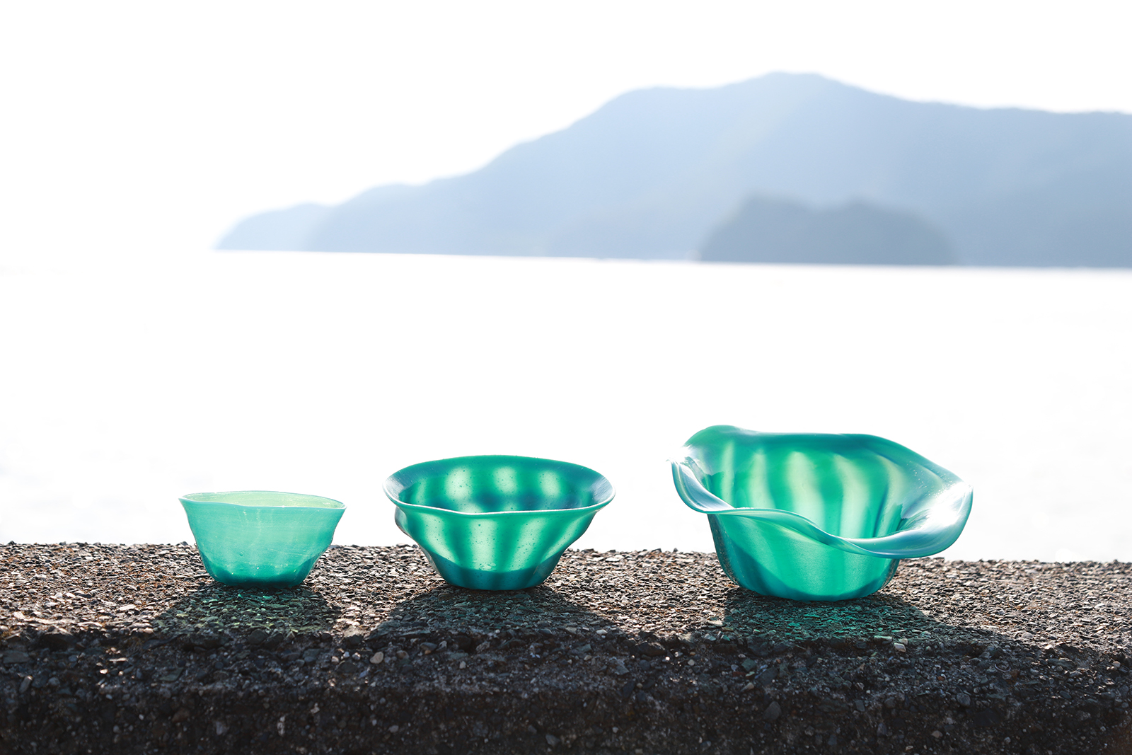鹿の骨を使ったガラス「漉青（ろくしょう）」活動が本格化 - ジビエ
